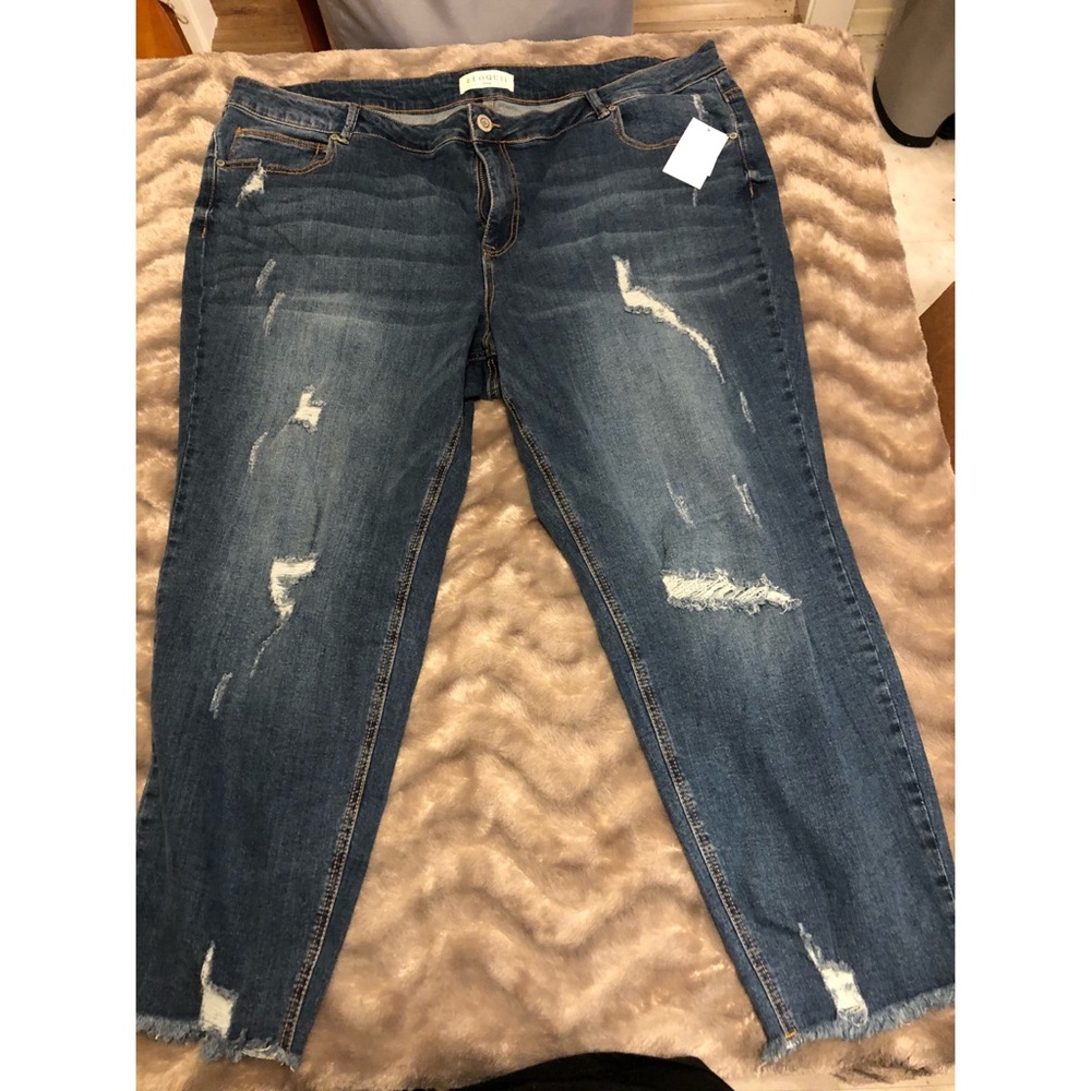 NWT Eloquii Distressed Jeans 24